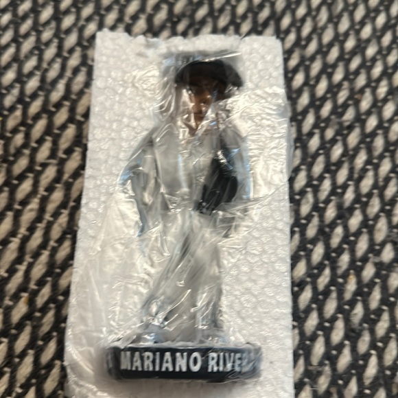 Captain Mariano Rivera New York Yankees bobble head Marvel NIB - Picture 5 of 10